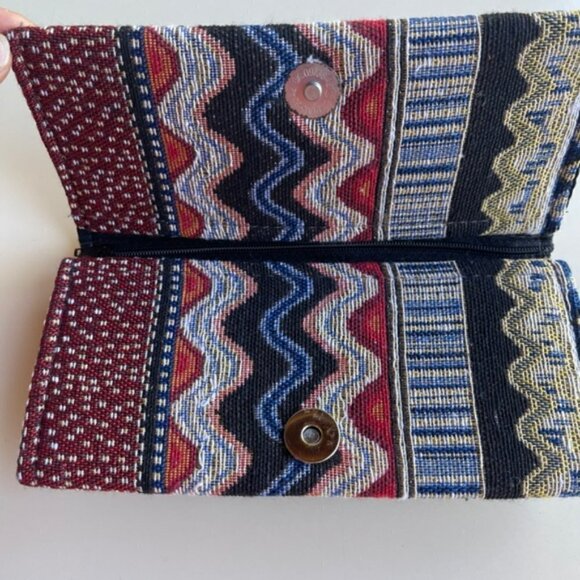 3/$20 ❤️ Retro Unique Pattern Wallet - Picture 2 of 3